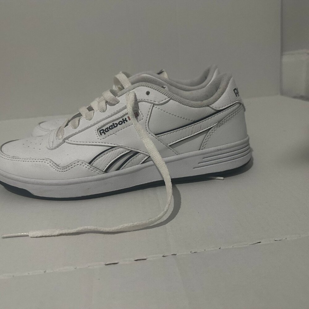 Men Reebok Classic - Picture 2 of 5